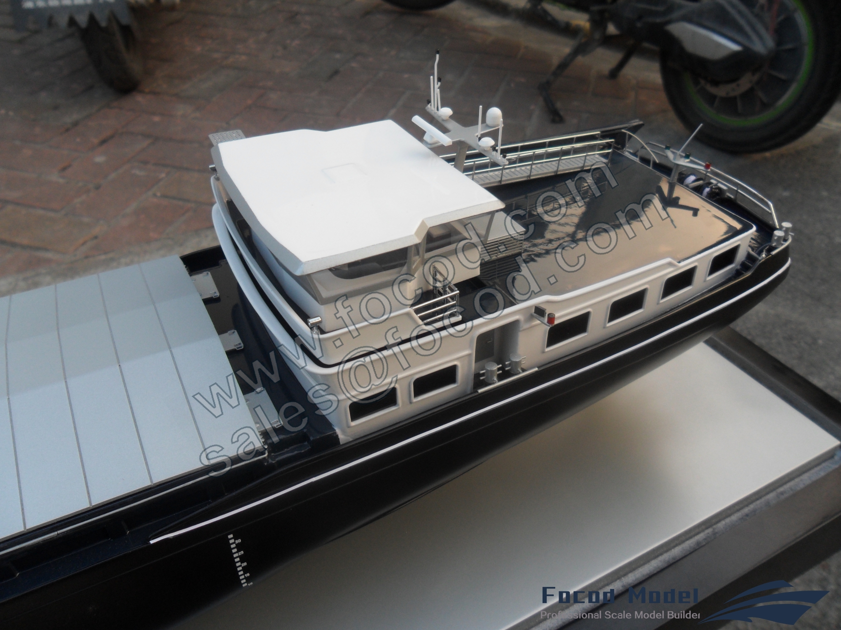 custom made model of 135m Inland Cargoship (with wheelhouse interiors)